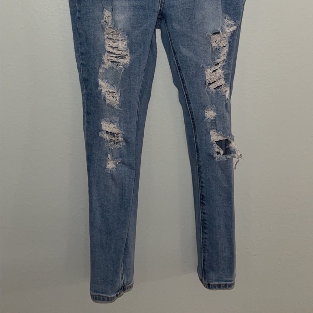 Ripped skinny jeans